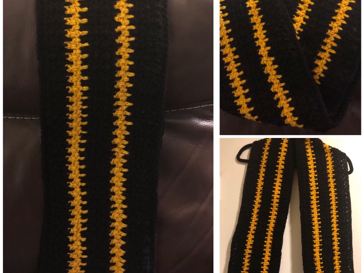 F. Pittsburgh Steelers scarf black w/ gold strips